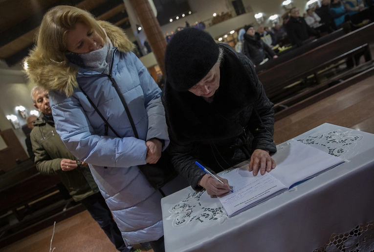 Rozpoczęcie peregrynacji obrazów Skrzatuskiej Pani i św. Józefa