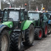 Traktory blokują Bolonię