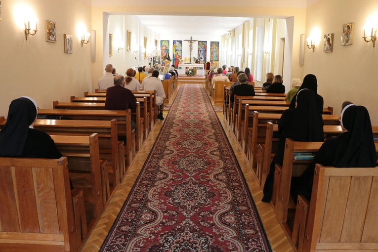 Płock. Czuwanie u sióstr pasjonistek
