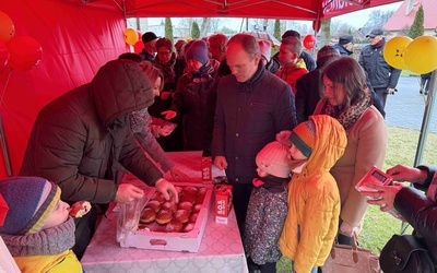 Akcja charytatywna "Wyślij pączka do Afryki"