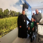 Bp Adrian Put odwiedził chorych w głogowskim szpitalu i hospicjum
