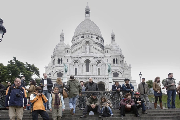 Francja: u młodych zmienia się podejście do kapłanów, są ciekawi