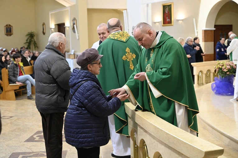 O. Robert Krawiec OFM Cap. i relikwie św. Ojca Pio w Cygańskim Lesie