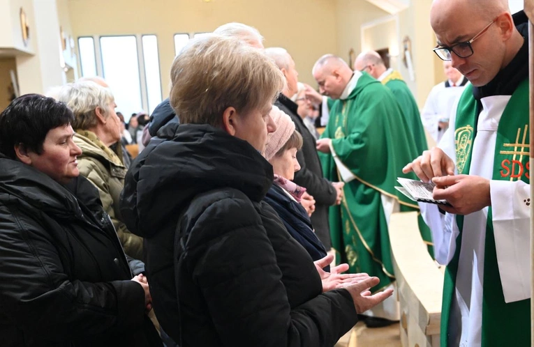 O. Robert Krawiec OFM Cap. i relikwie św. Ojca Pio w Cygańskim Lesie