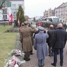 Apel pamięci pod koszalińskim pomnikiem Ofiar Sybiru.