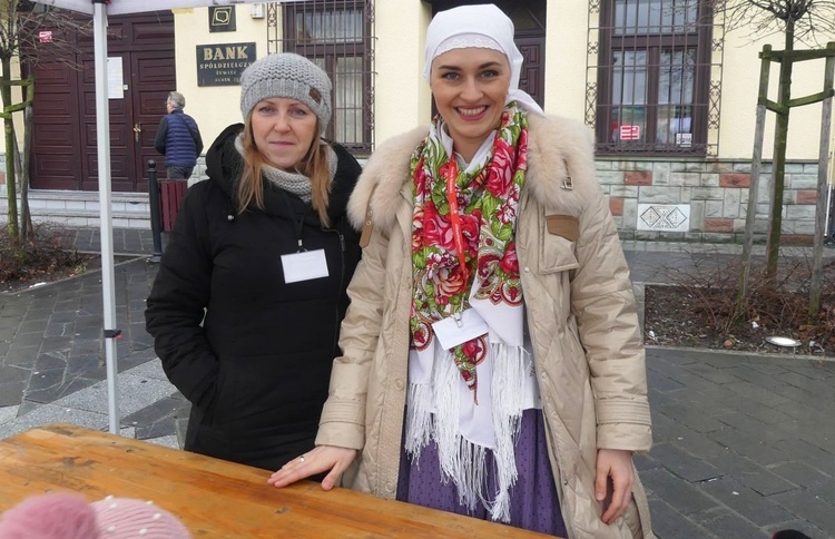 Agnieszka Dybczak i Anna Czupryn - koordynatorki akcji "Cała Polska smaży pączki".