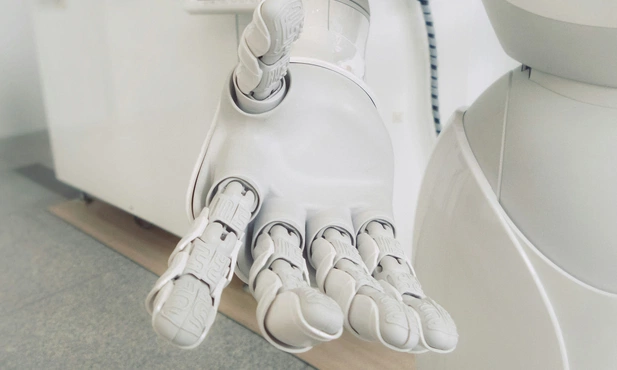Raport: boom na rynku robotów operacyjnych w Polsce
