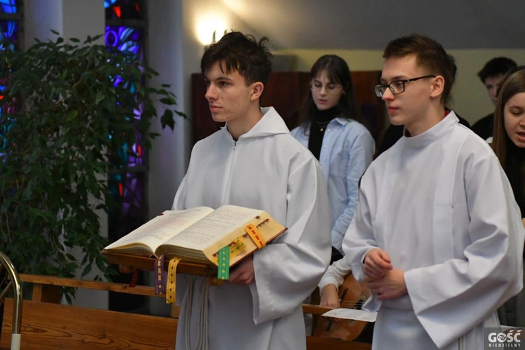 Środa Popielcowa na oazowych rekolekcjach w Rokitnie