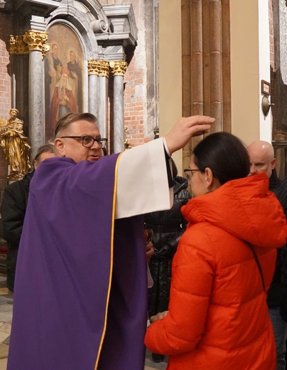 Środa Popielcowa w katedrze wrocławskiej