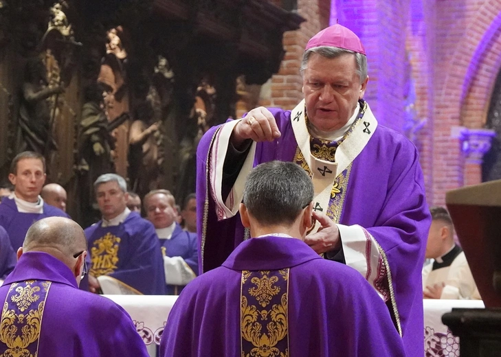 Środa Popielcowa w katedrze wrocławskiej