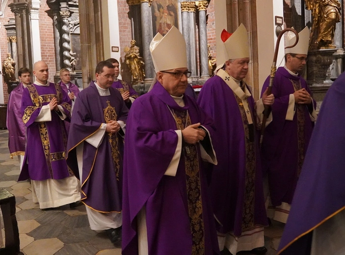 Środa Popielcowa w katedrze wrocławskiej