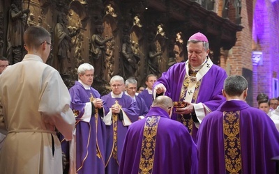 Środa Popielcowa w katedrze wrocławskiej