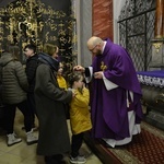 Liturgia stacyjna w Opolu. Msza św. z obrzędem posypania głów popiołem