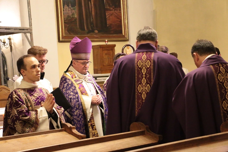 Płock. Procesja pokutna w Popielec
