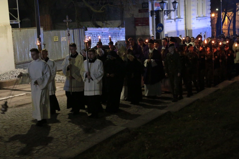 Płock. Procesja pokutna w Popielec