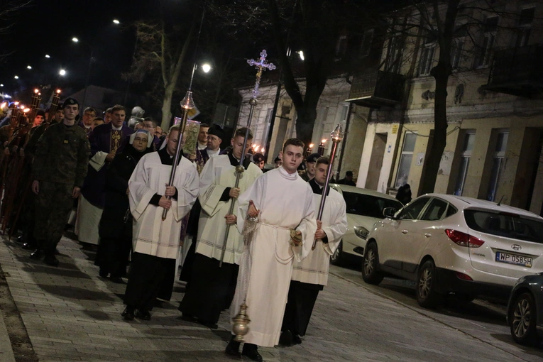 Płock. Procesja pokutna w Popielec