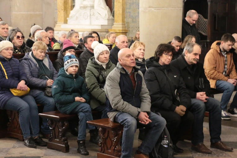 Płock. Procesja pokutna w Popielec