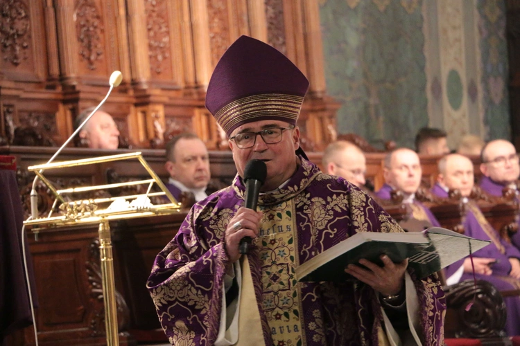 Płock. Procesja pokutna w Popielec