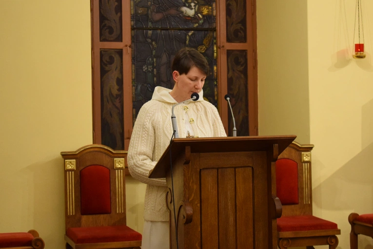 Modlitwa za zranionych w Kościele