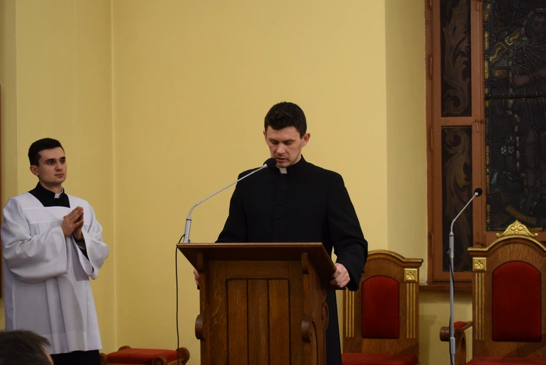 Modlitwa za zranionych w Kościele