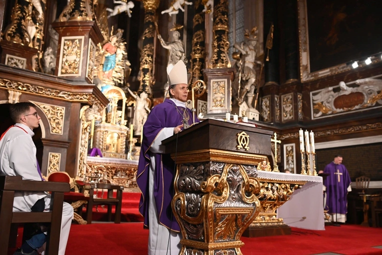  Droga Krzyżowa w intencji ofiar przemocy i wykorzystywania seksualnego