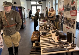 Wystawa broni i militariów z okresu okupacji.