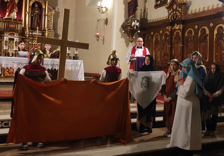 Żegocina. Droga Krzyżowa dla dzieci