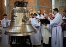 W parafii św. Jana Pawła II w Krakowie został poświęcony dzwon noszący imię jej patrona