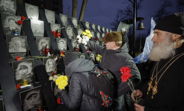 Abp Szewczuk: wśród tragedii żołnierzy, rodzin, całego narodu trwamy