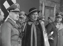Wacław Krzeptowski – „góralski książę” – w towarzystwie gubernatora Hansa Franka. 