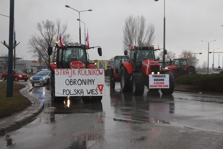 W strajku w Skierniewicach udział wzięło ponad 200 pojazdów, w tym 160 ciągników rolniczych.