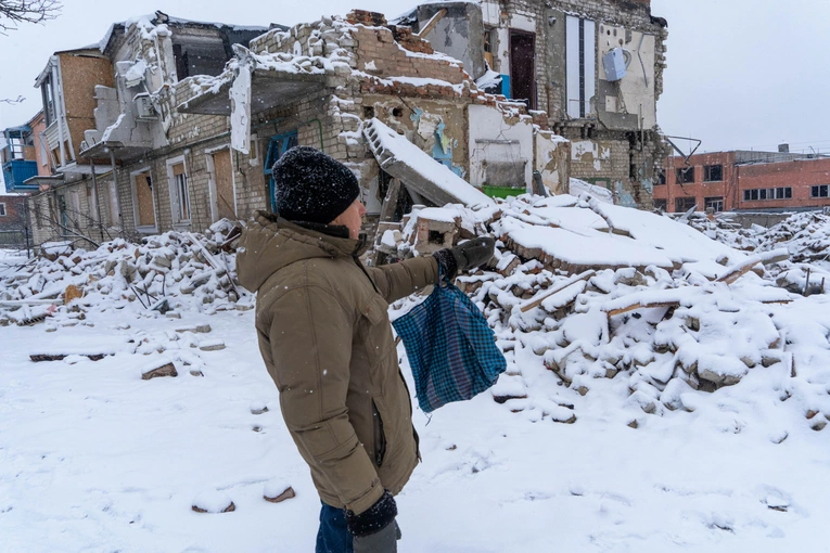 Bp Krywicki: Polacy pomagają nam nieść ciężki krzyż wojny