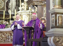 Modlitwie przewodniczył biskup senior Ignacy Dec.