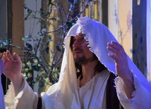 W rolę Jezusa wcielił się Jacek Dziułka.