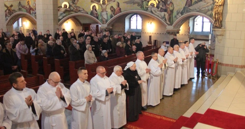 Nowi nadzwyczajni szafarze Komunii św.