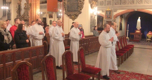 Chcą być diakonami stałymi