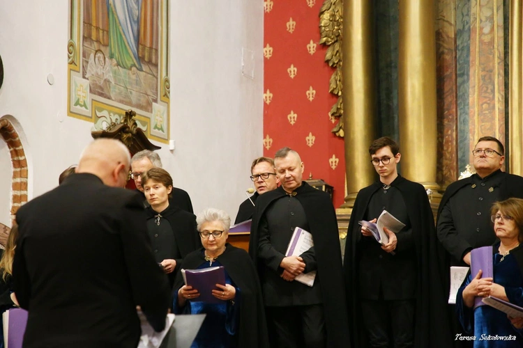 Ciechanów. Koncert pieśni pasyjnych