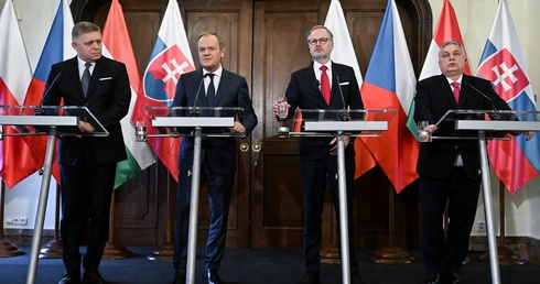 Premierzy Polski, Czech, Węgier i Słowacji komentują słowa Macrona o wysłaniu na Ukrainę zachodnich wojsk