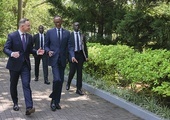 	Andrzej Duda w towarzystwie prezydenta Rwandy  Paula Kagame.