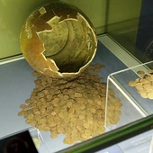 Na ekspozycji można zobaczyć monety z różnych okresów.