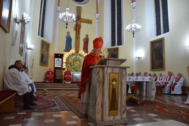Po raz drugi w tygodniu peregrynacji relikwii błogosławionych z Markowej modlił się przy nich biskup Marcinkowski.