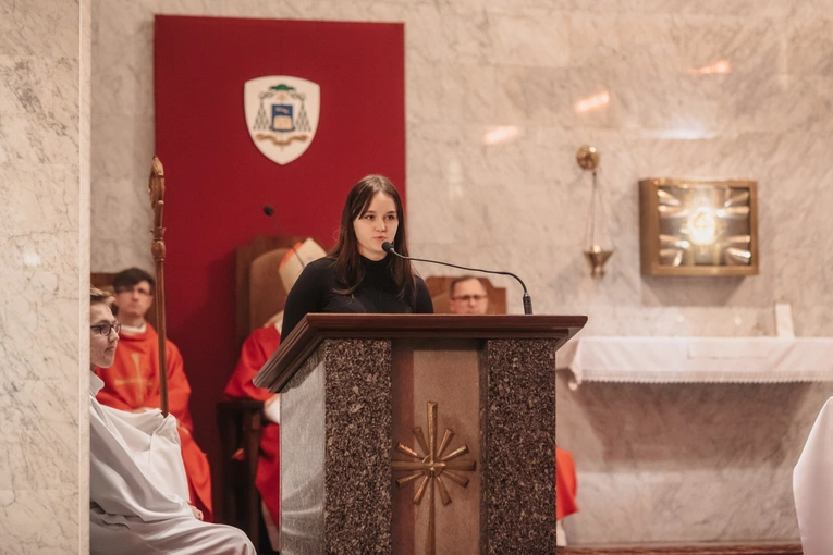 Bierzmowanie w parafii pw. Ducha Świętego i św. Katarzyny Aleksandryjskiej w Gdyni-Obłużu