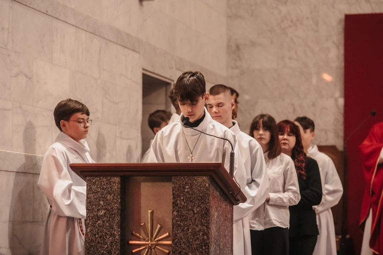 Bierzmowanie w parafii pw. Ducha Świętego i św. Katarzyny Aleksandryjskiej w Gdyni-Obłużu