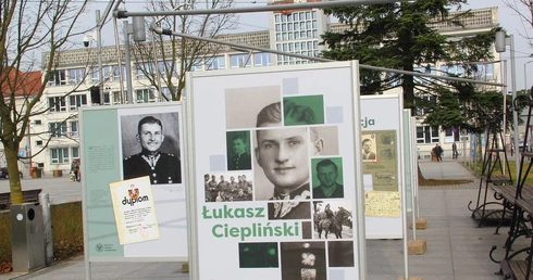 Waleczne życie i okrutna śmierć - dla ojczyzny
