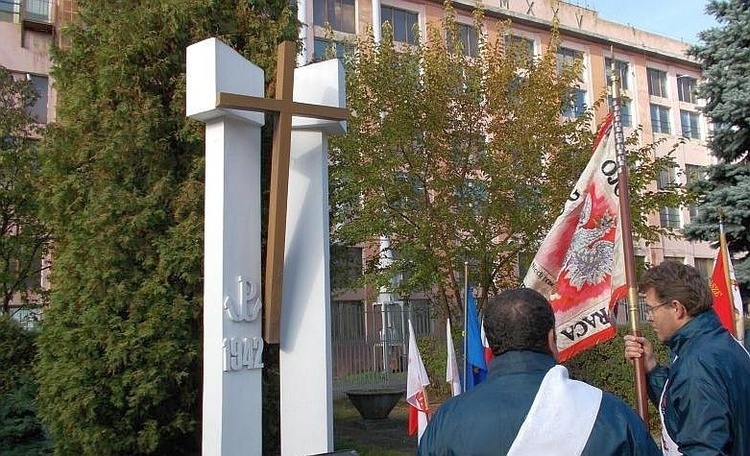 Każdego roku przy pomniku odbywają się obchody ku czci pomorodowanych.