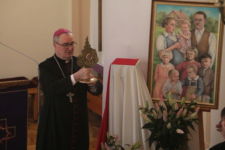 Płock. Ostatni dzień peregrynacji relikwii bł. rodziny Ulmów