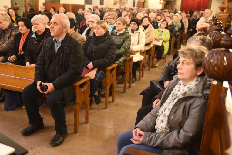25 lat sądeckiej grupy św. o. Pio