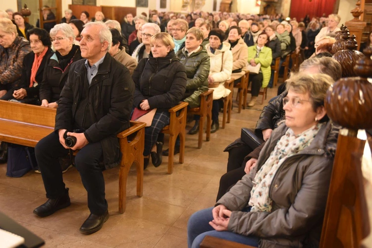 25 lat sądeckiej grupy św. o. Pio