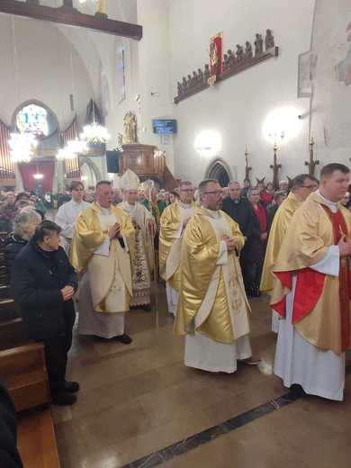 25 lat sądeckiej grupy św. o. Pio