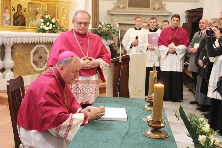 Prawo diecezjalne, zawarte w dokumencie V Synodu DT, zacznie obowiązywać od Wielkanocy 2024 roku.